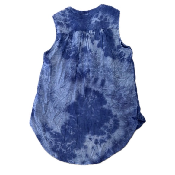 St. John’s Bay Women’s Blue Sleevless Top - Picture 2 of 2